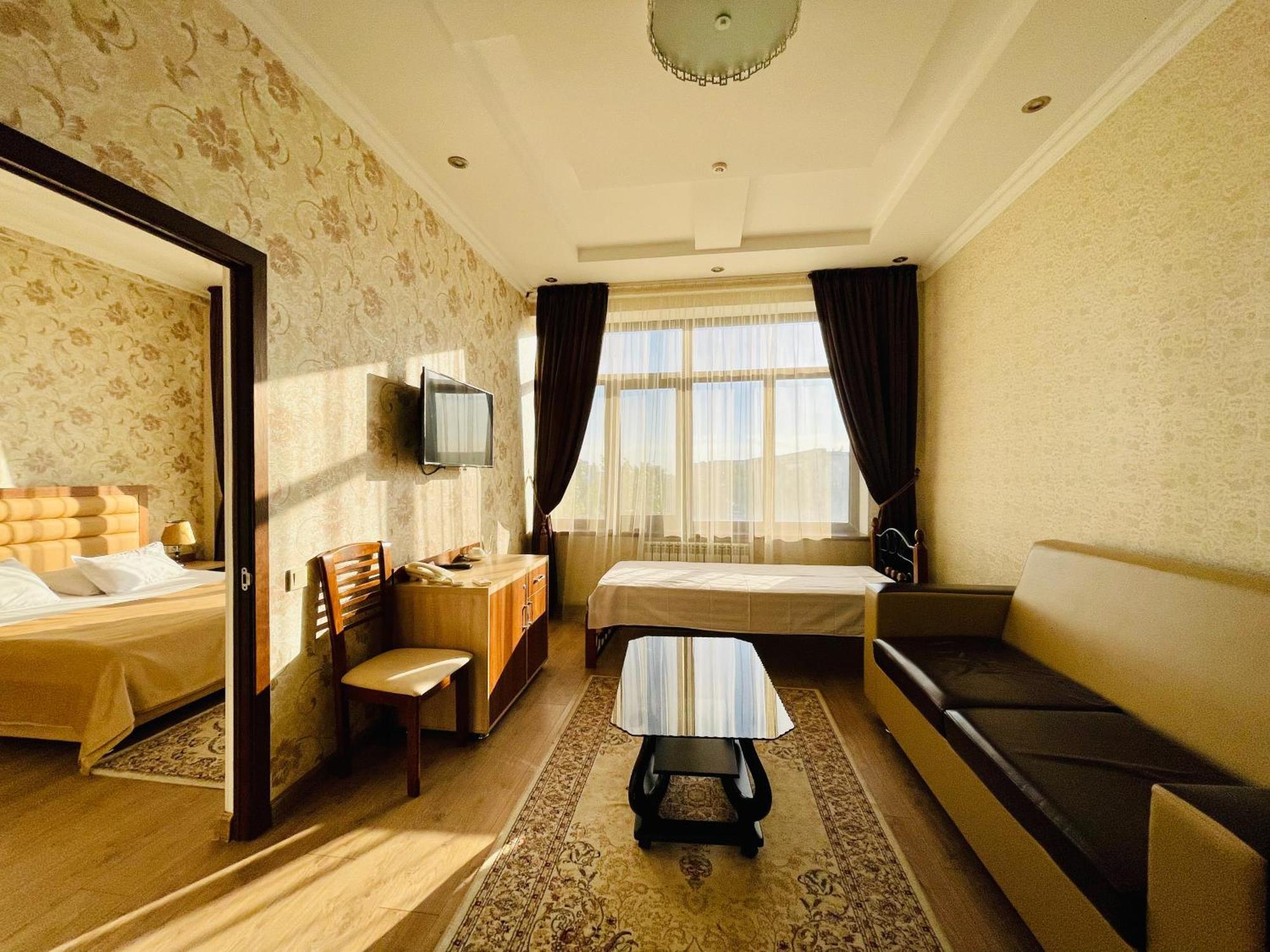 Hotel Dostyk à Kyzylorda Extérieur photo